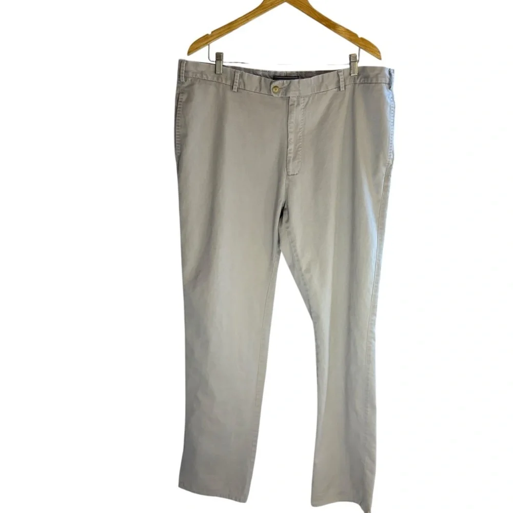 Peter Millar Men’s Pima Cotton Khakis. Size 40 waist‎ x 36 length. GUC Light tan